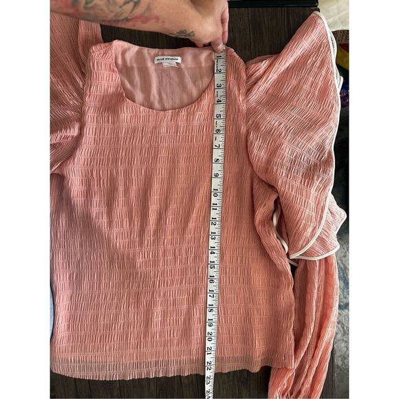 Club Monaco Blush Pink Cold Shoulder Long Sleeve Blouse Size S Ruffle Textured - Picture 10 of 10